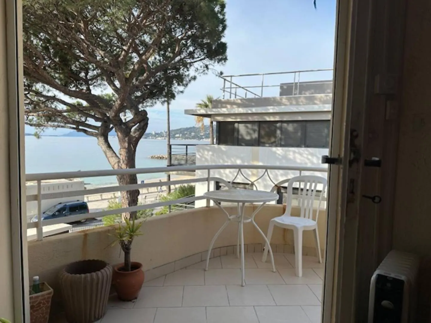 Provence-Style Studio Sea Across The Street Antibes Apartment
