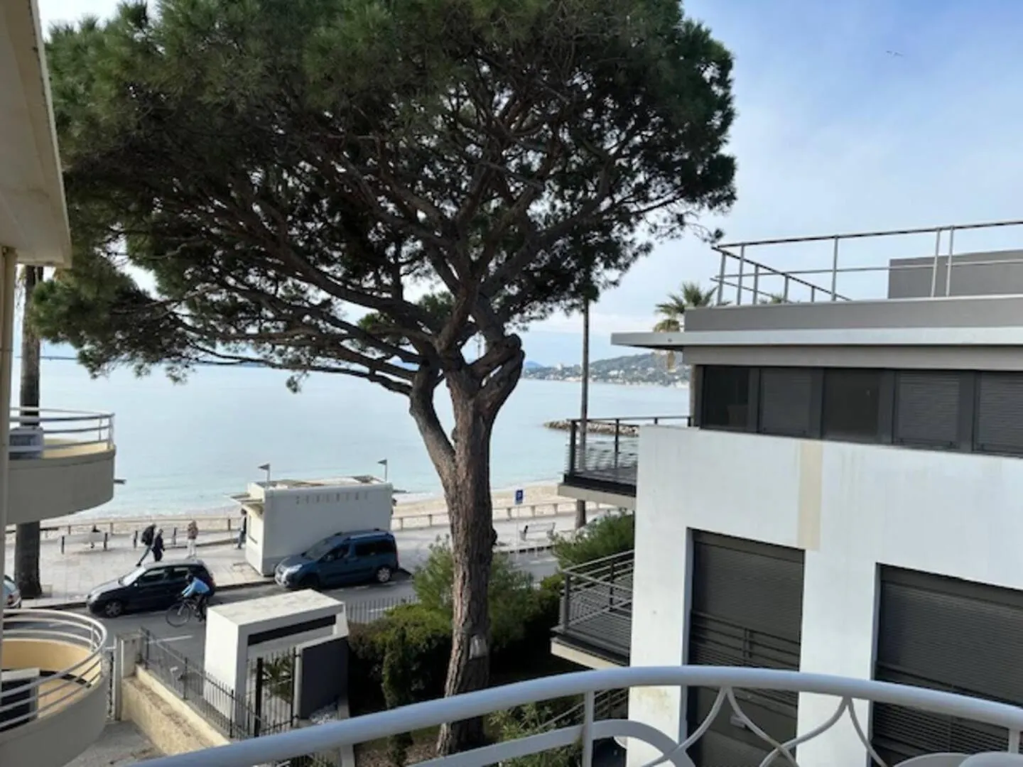 Provence-Style Studio Sea Across The Street Antibes