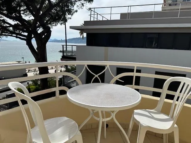 Provence-Style Studio Sea Across The Street Antibes