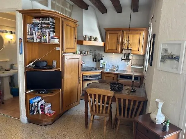 Provence-Style Studio Sea Across The Street Antibes Apartment