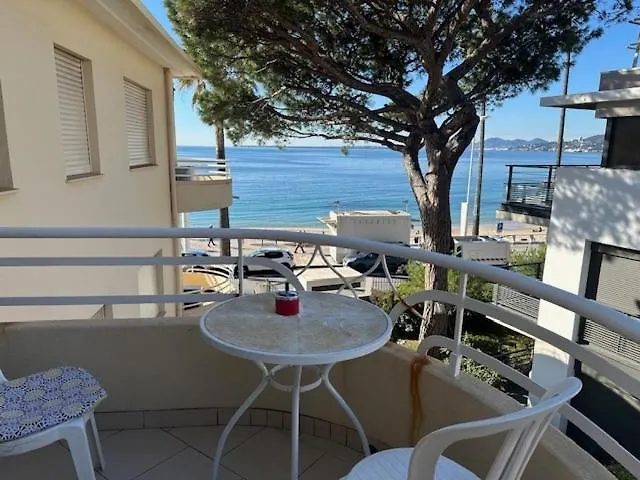 Provence-Style Studio Sea Across The Street Antibes