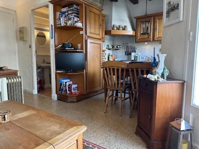 Provence-Style Studio Sea Across The Street Antibes