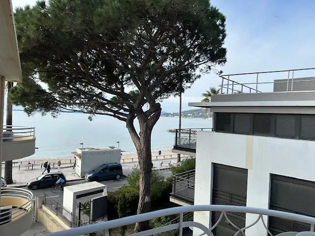 Provence-Style Studio Sea Across The Street Antibes